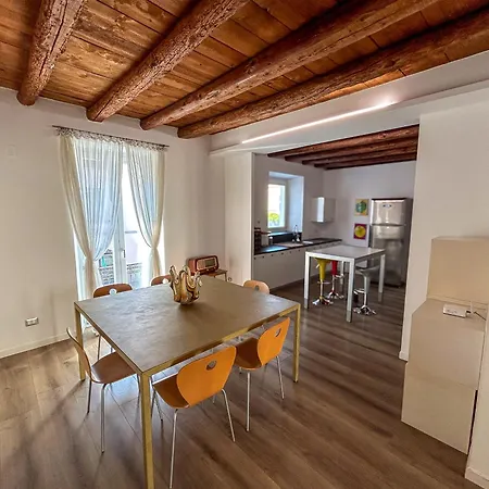 & Charme In Un Palazzo Storico Di * Bergamo