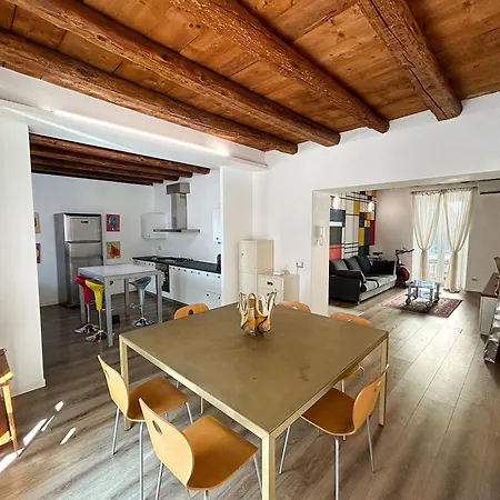 & Charme In Un Palazzo Storico Di Apartman