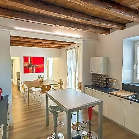 & Charme In Un Palazzo Storico Di * Bergamo