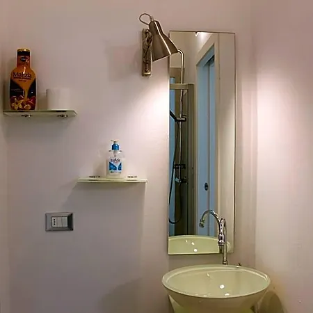 & Charme In Un Palazzo Storico Di Lägenhet *