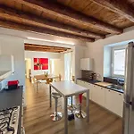 & Charme In Un Palazzo Storico Di شقة *