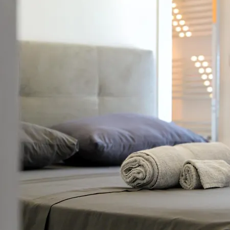 & Charme In Un Palazzo Storico Di Bergamo